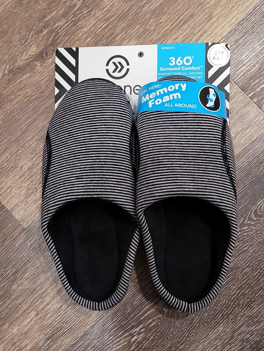 Isotoner Memory Foam Slippers NWT